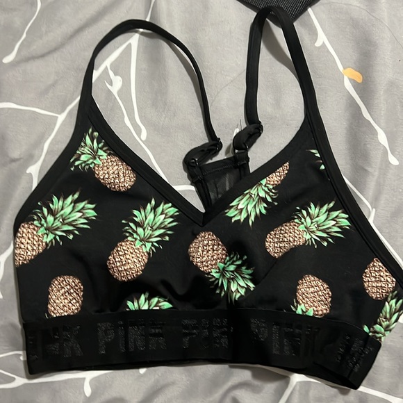 4 sports bras for sale - Picture 4 of 5